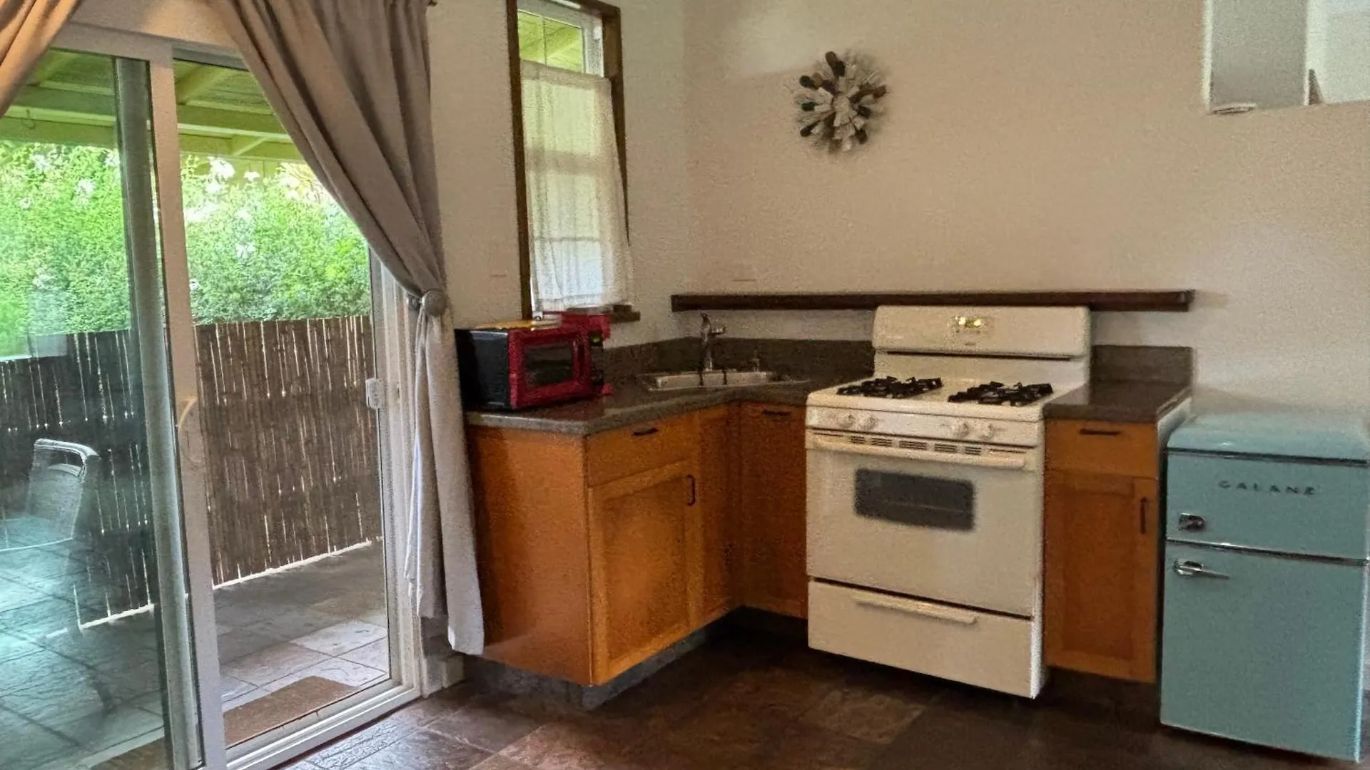 Banyan Tree Retreat Bed & Breakfast 4*