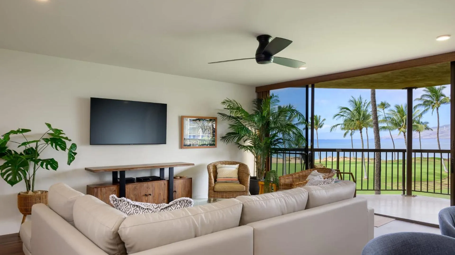 Luxury Maui Escape Ocean Views & Amenities Kihei
