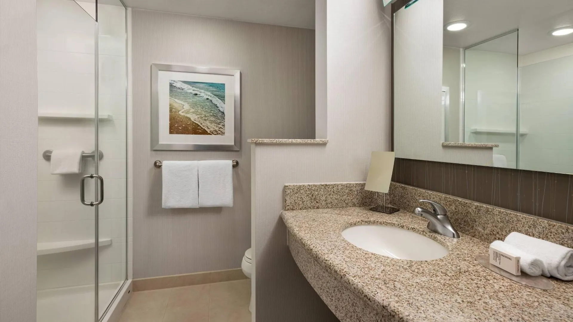 Courtyard By Marriott Maui Airport Hotel