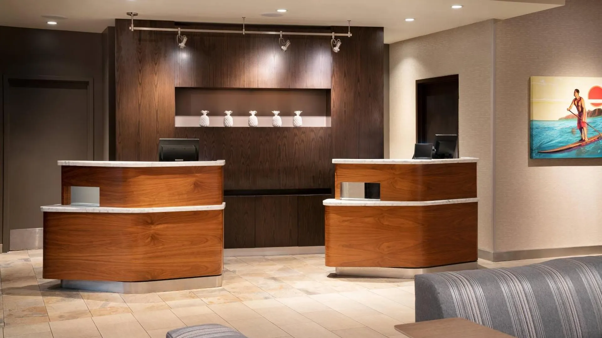 Courtyard By Marriott Maui Airport Hotel