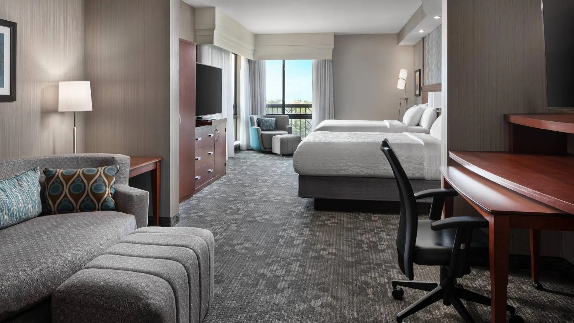 Courtyard By Marriott Maui Airport 3*