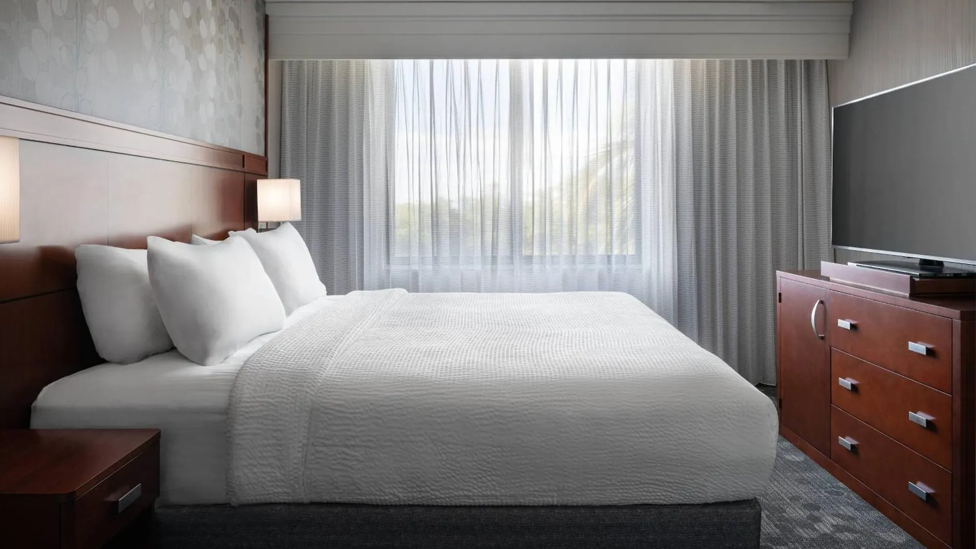 Courtyard By Marriott Maui Airport