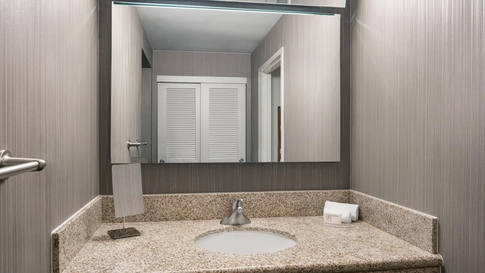 Courtyard By Marriott Maui Airport Ξενοδοχείο Καχουλούι