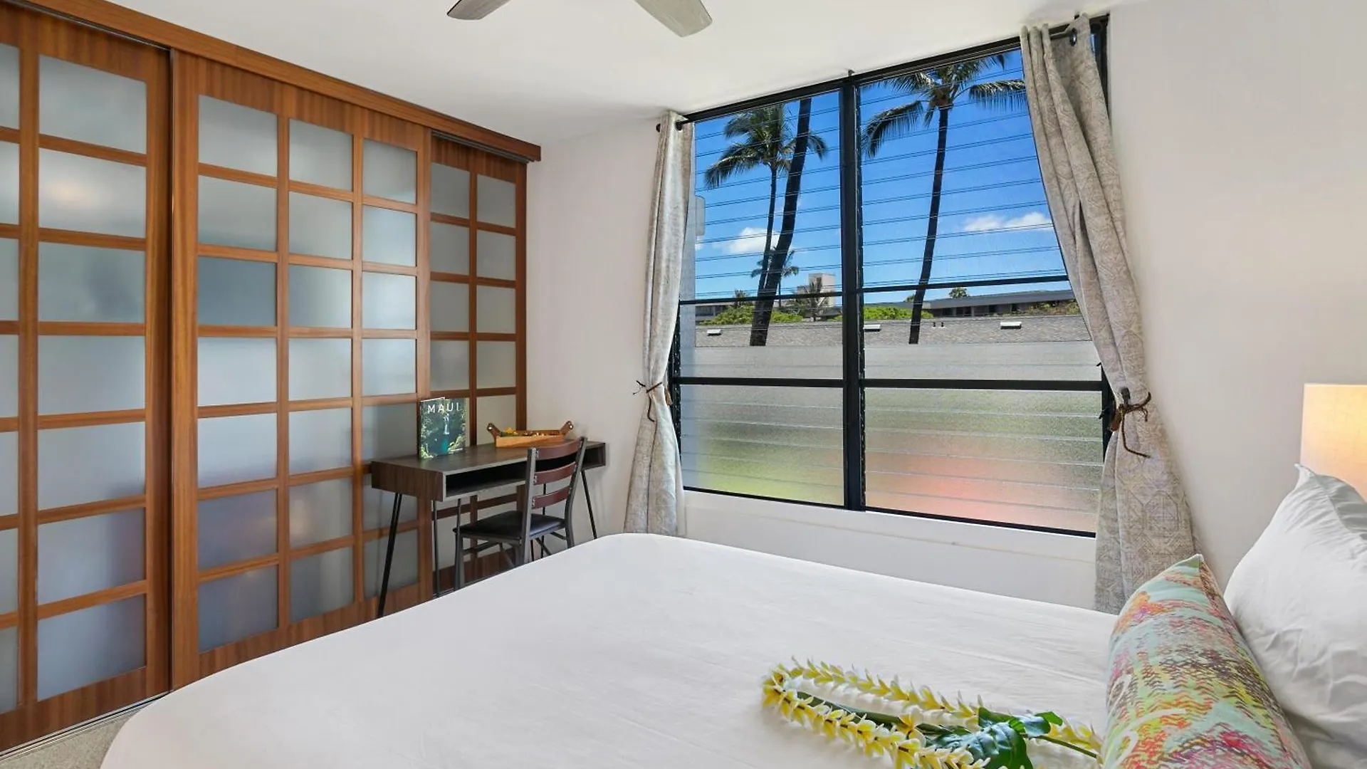 Kihei Akahi C302 *