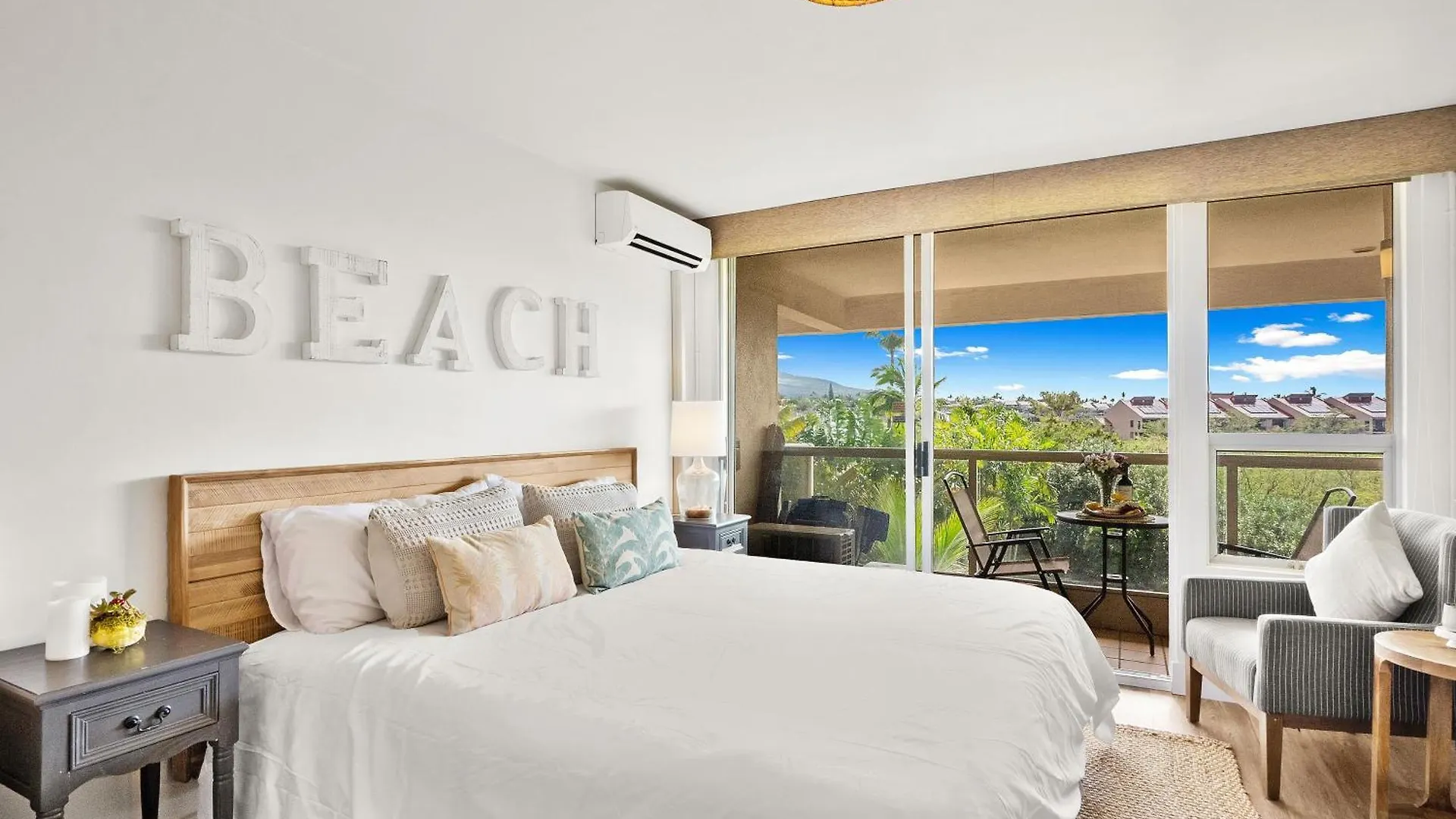 Aparthotel Prime Location! Walk To Beach, Shops & Dining!