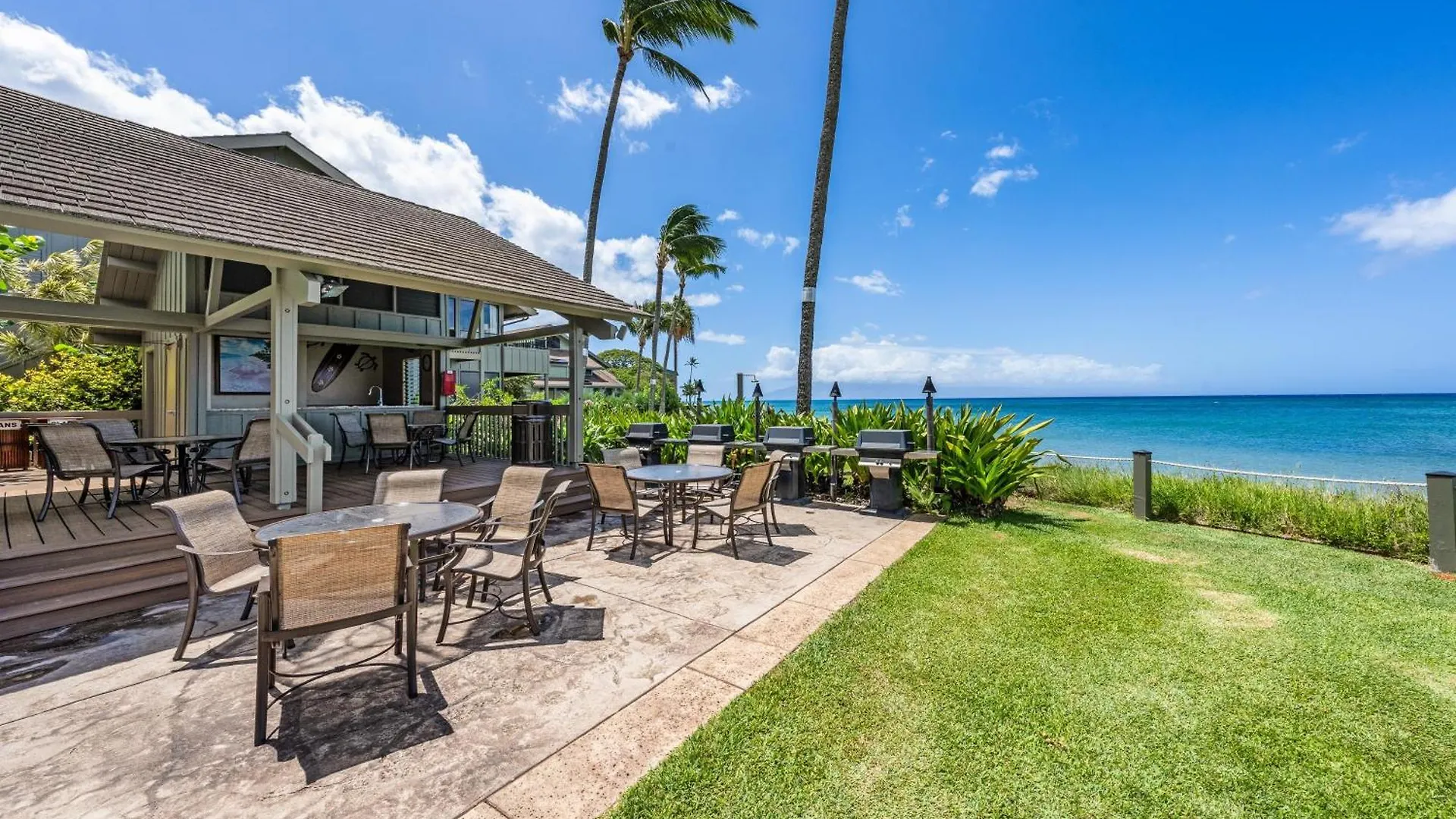 Village 17 Kahana
