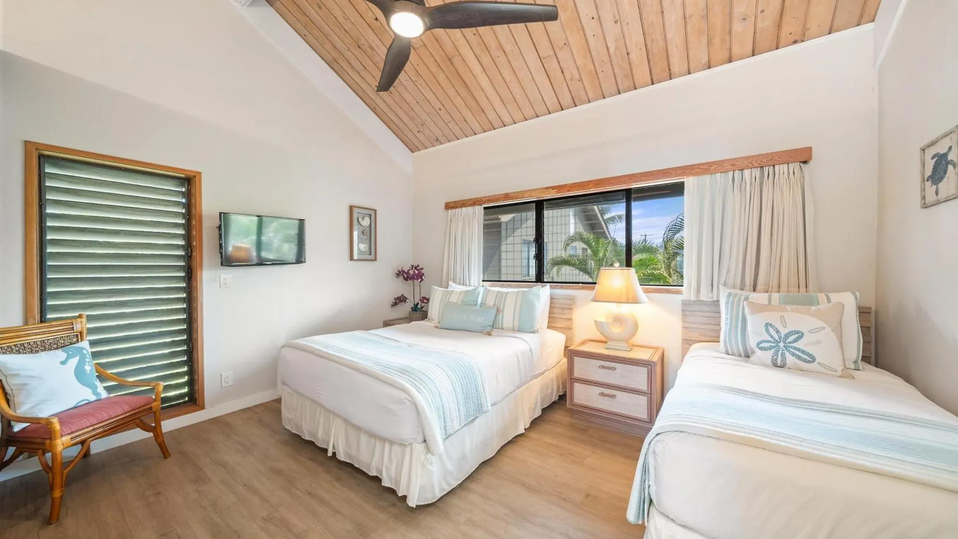 Village 17 * Kahana