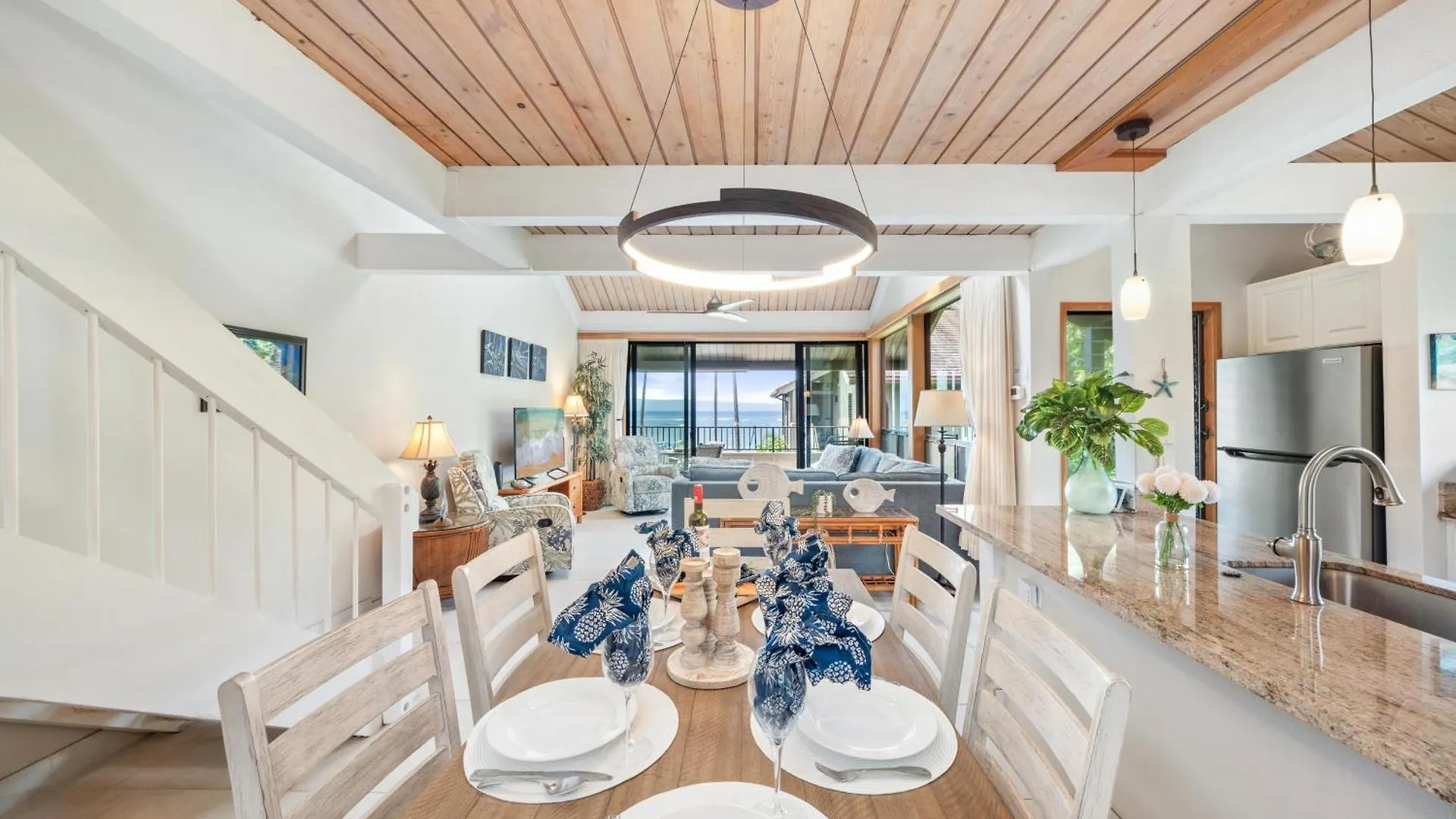 Village 17 * Kahana