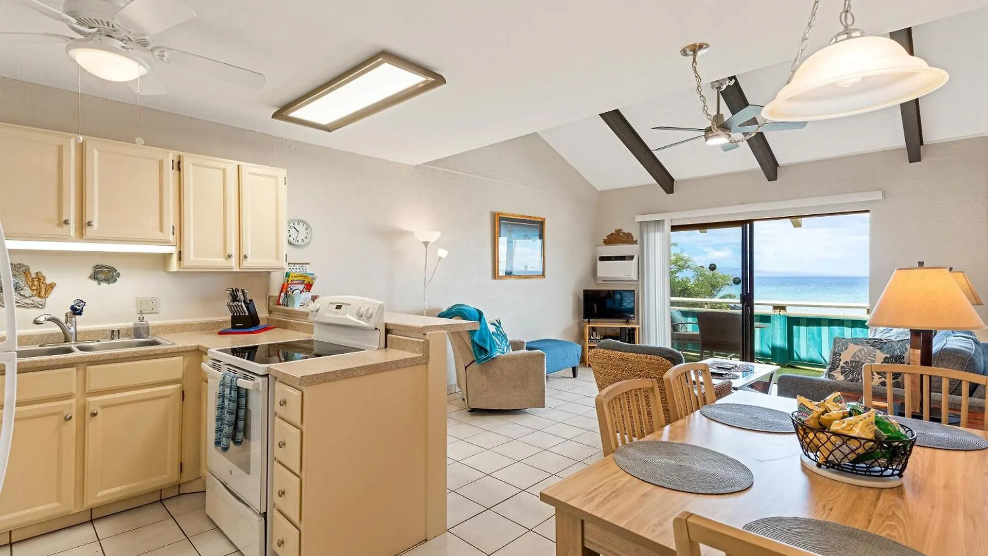 Shores Of Maui 215 Dramatic Ocean Views Steps To The Renovated Ac 5964 Holiday home