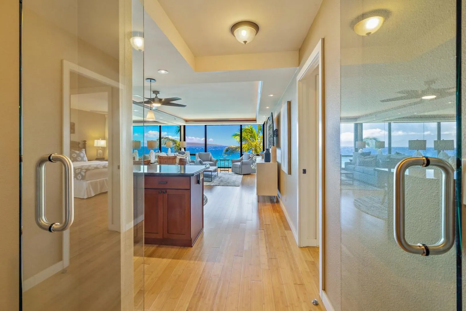 Apartment Exquisite One-bedroom, One-bathroom Beachfront Residence!