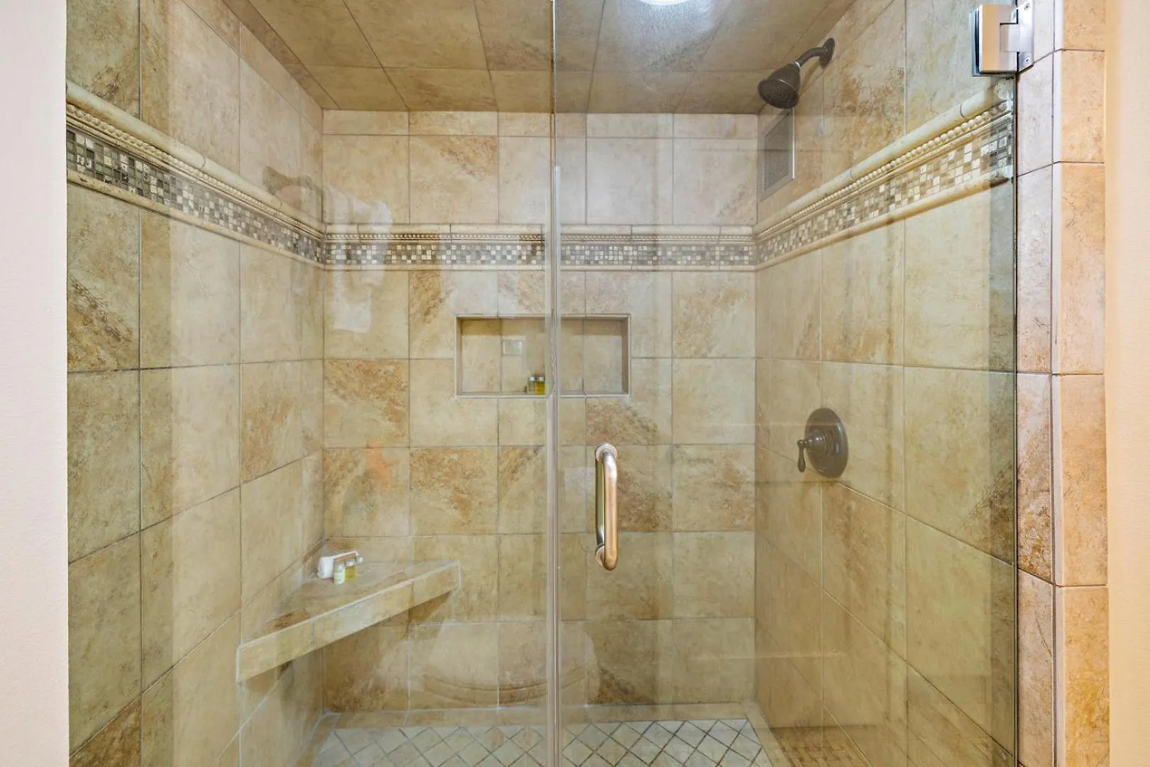 Apartment Exquisite One-bedroom, One-bathroom Beachfront Residence! Kaanapali