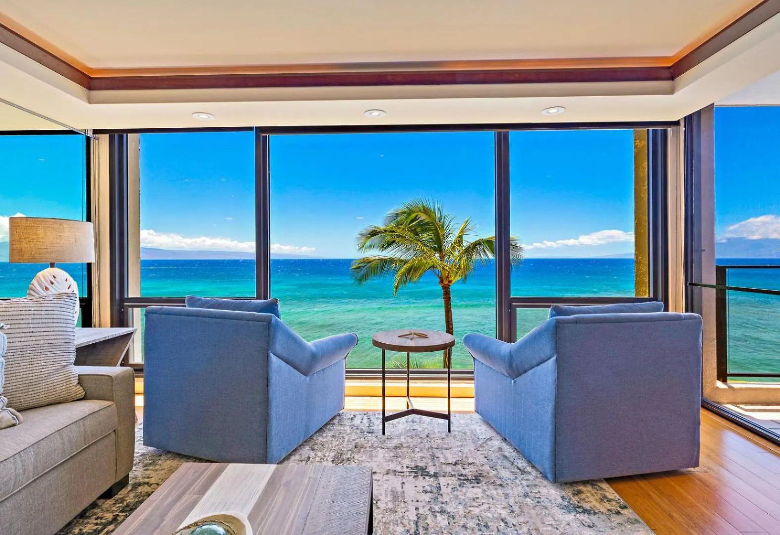 Exquisite One-bedroom, One-bathroom Beachfront Residence! Kaanapali