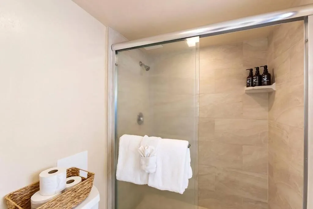 Hololani A404- Ocean Views From Every Room, 2 Bedroom Διαμέρισμα *