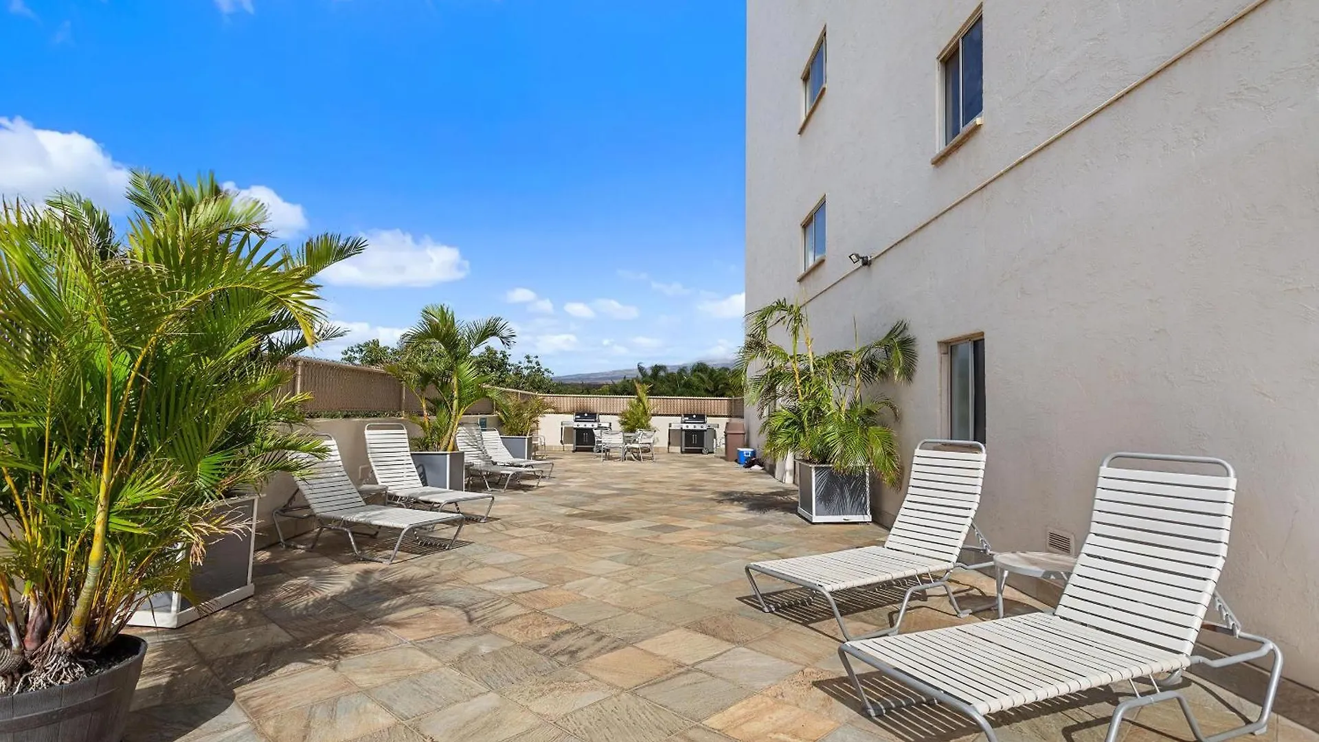 Island Surf 304 - Renovated, Ocean Views, Split Ac Holiday home Kihei