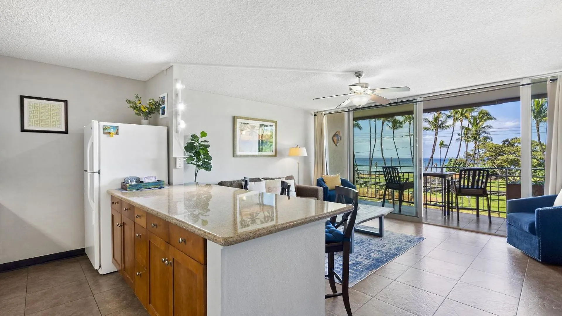 Island Surf 304 - Renovated, Ocean Views, Split Ac Kihei