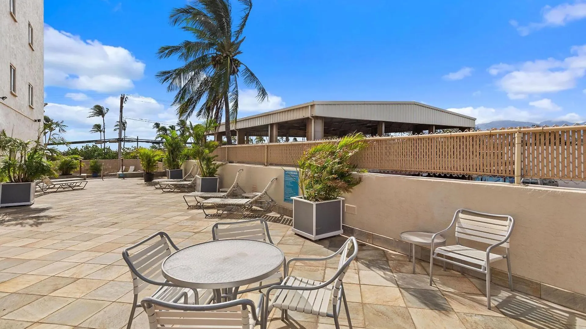 Island Surf 304 - Renovated, Ocean Views, Split Ac Holiday home