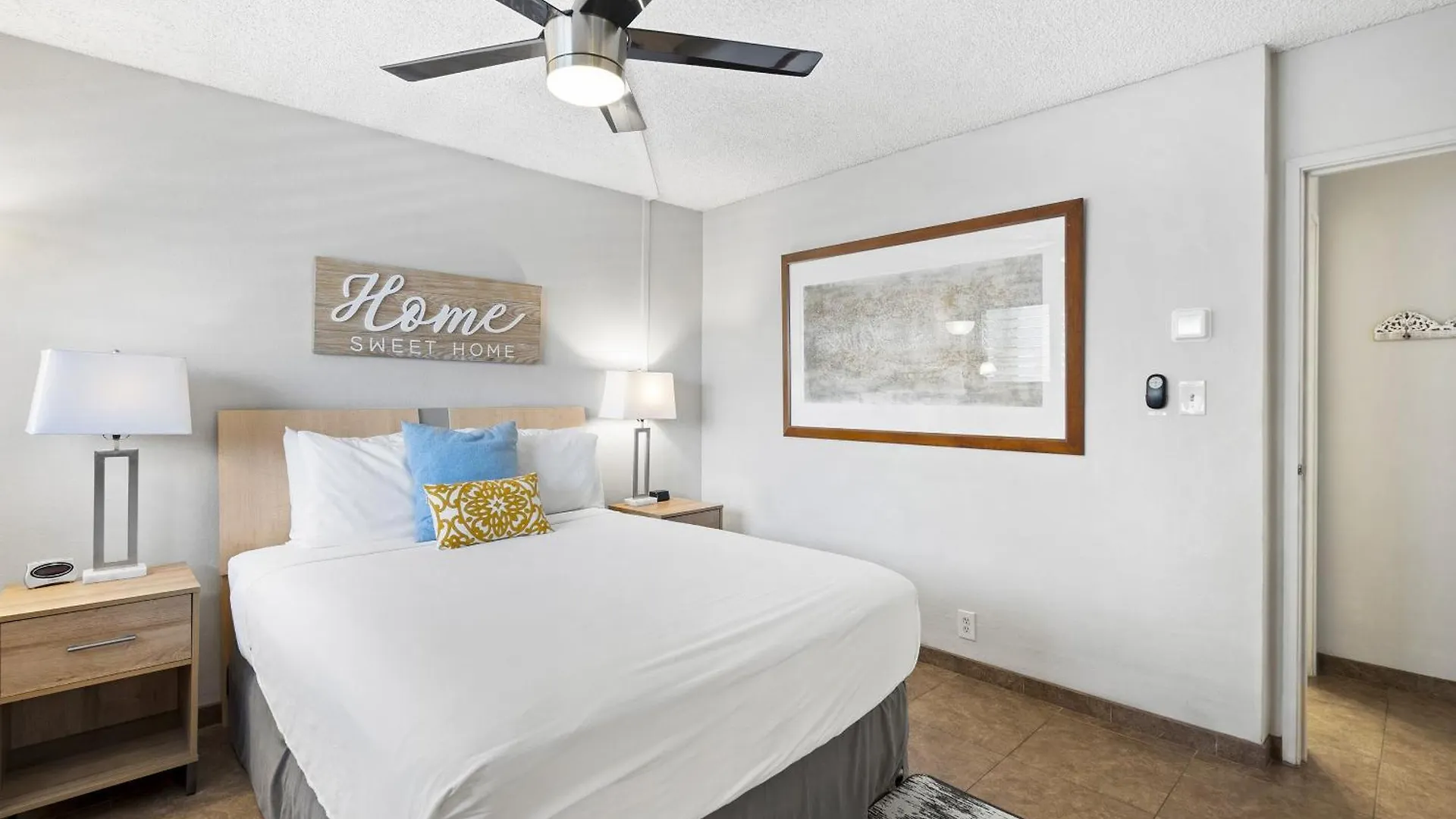 Island Surf 304 - Renovated, Ocean Views, Split Ac Holiday home Kihei