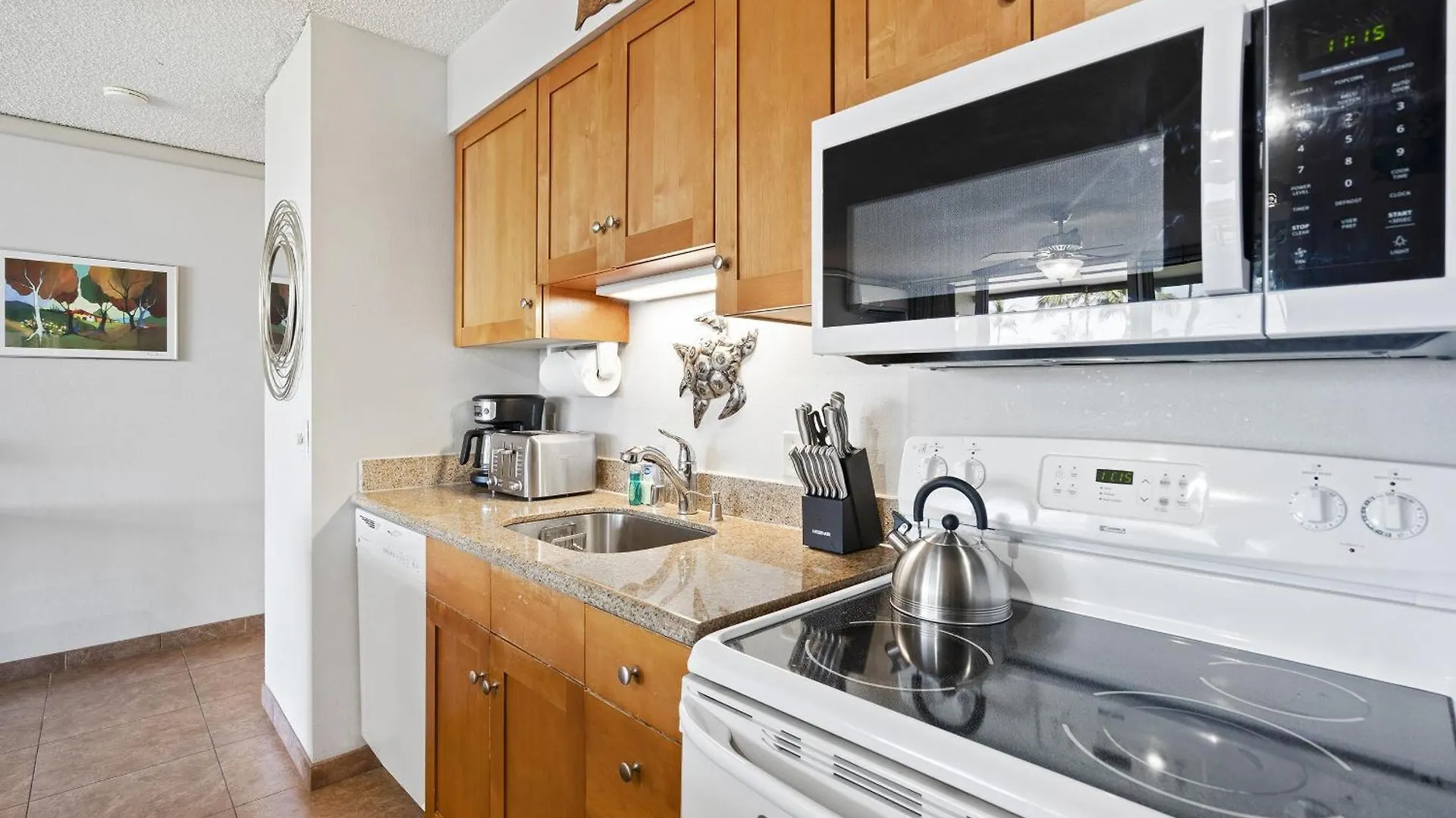 Island Surf 304 - Renovated, Ocean Views, Split Ac *