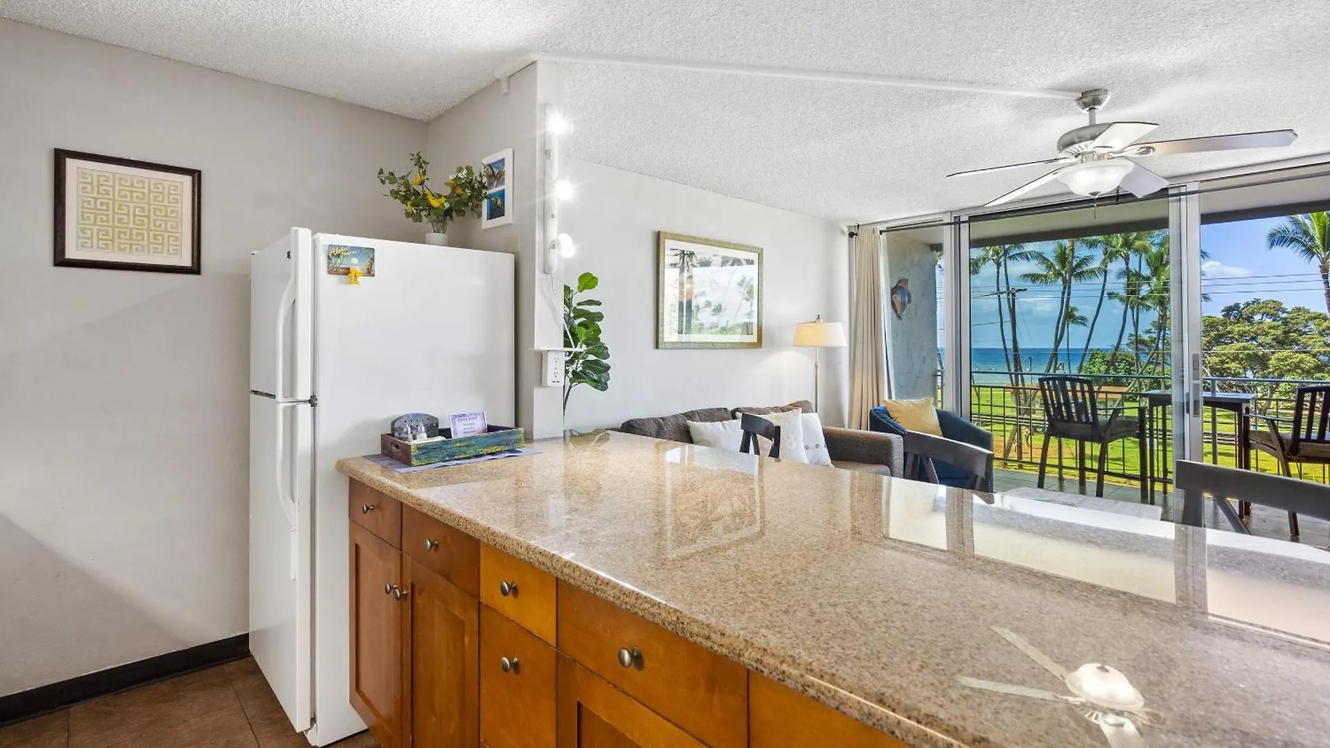 Island Surf 304 - Renovated, Ocean Views, Split Ac Holiday home