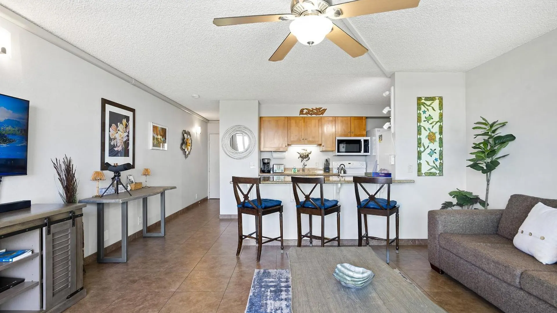 Island Surf 304 - Renovated, Ocean Views, Split Ac Kihei