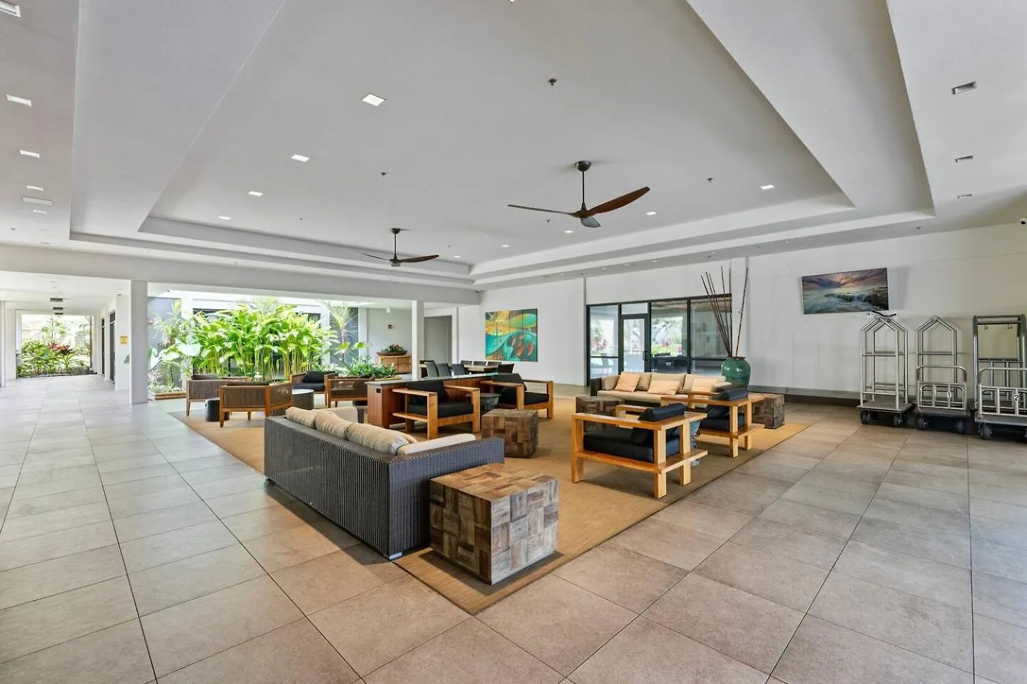 Ocean Views Luxury Amenities Beachfront Retreat *