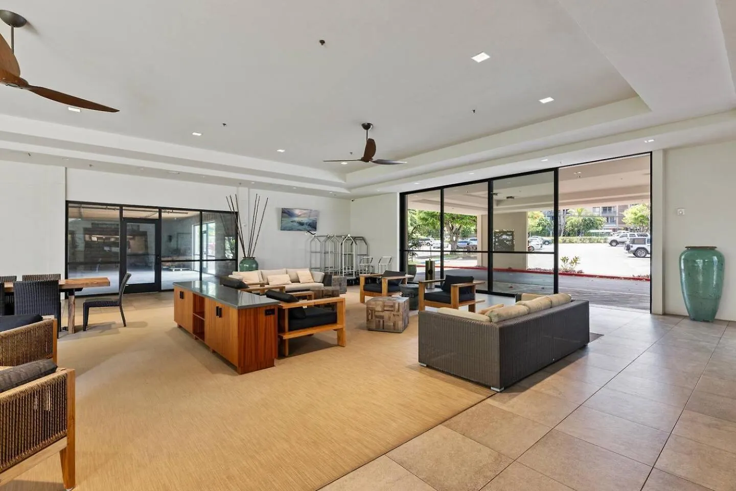 Ocean Views Luxury Amenities Beachfront Retreat * Kahana
