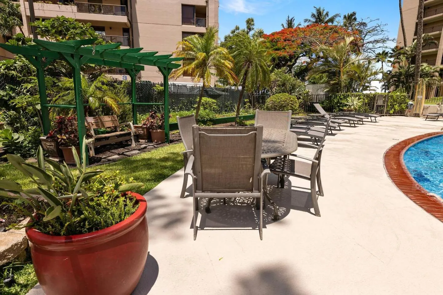 Ocean Views Luxury Amenities Beachfront Retreat *