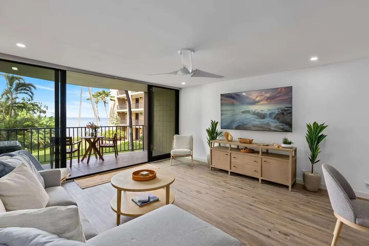 Holiday home Ocean Views Luxury Amenities Beachfront Retreat