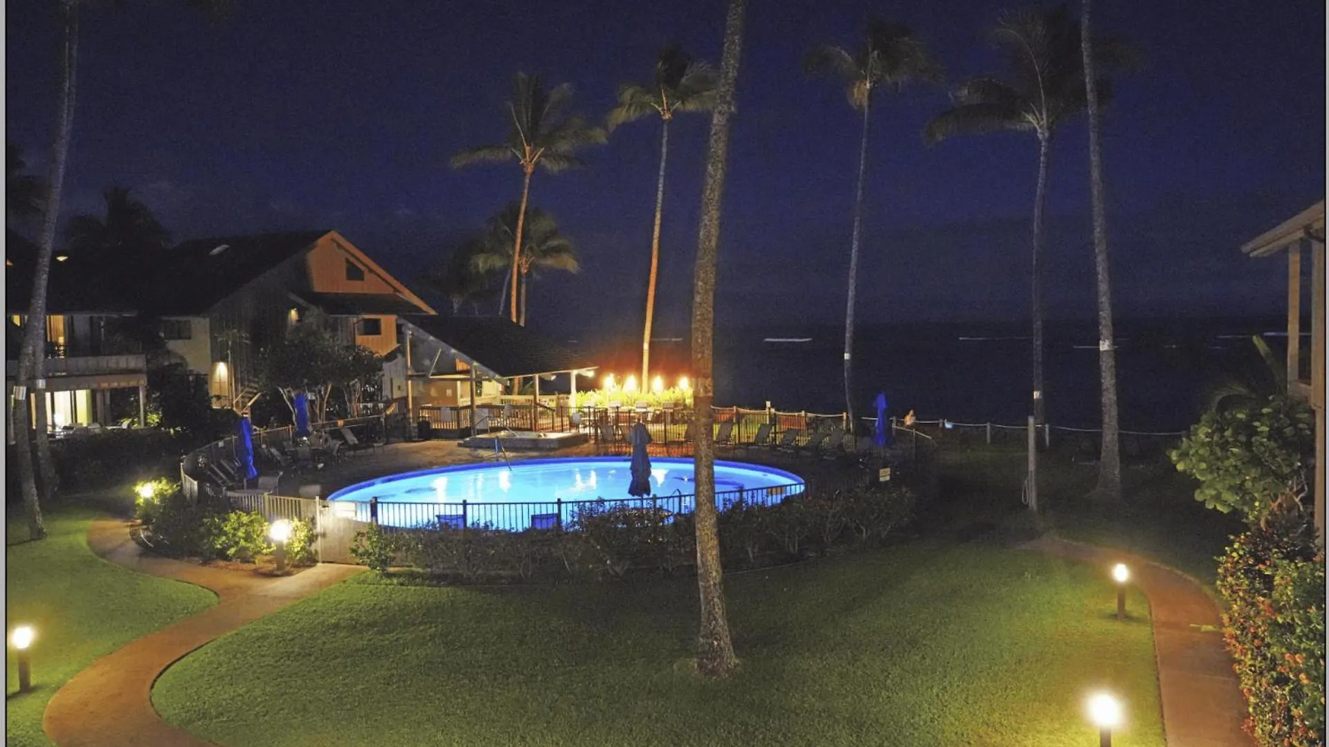 Village 17 Kahana
