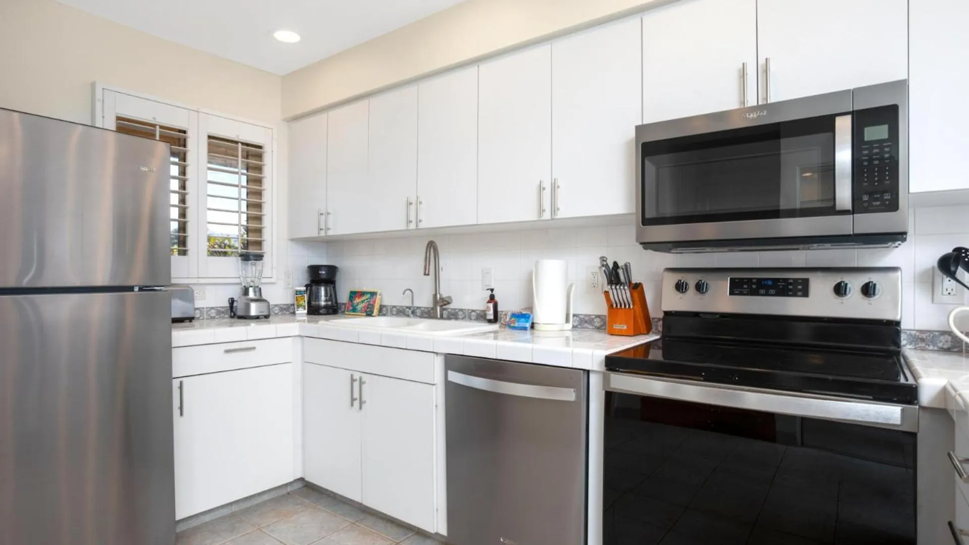 Kbm Free Car Lokelani Lok-b201 Ocean Front 2 Bedrooms Recently Remodeled Napili-Honokowai