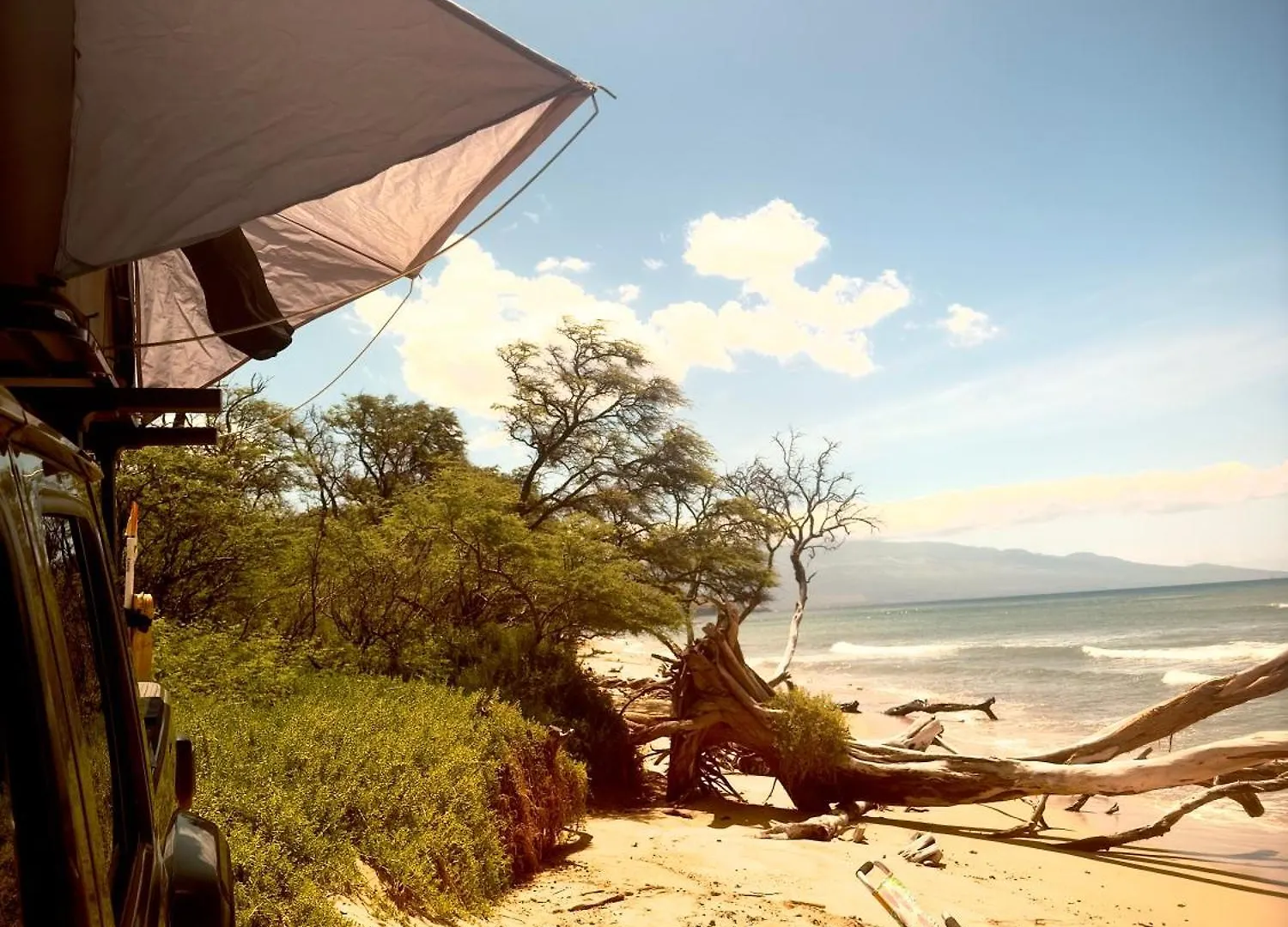 Luxury tent Embark On A Journey Through Maui With Aloha Glamp's Jeep And Rooftop Tent Allows To Discover Diverse Campgrounds, Unveiling The Island's Beauty From Unique Perspectives Each Day Paia