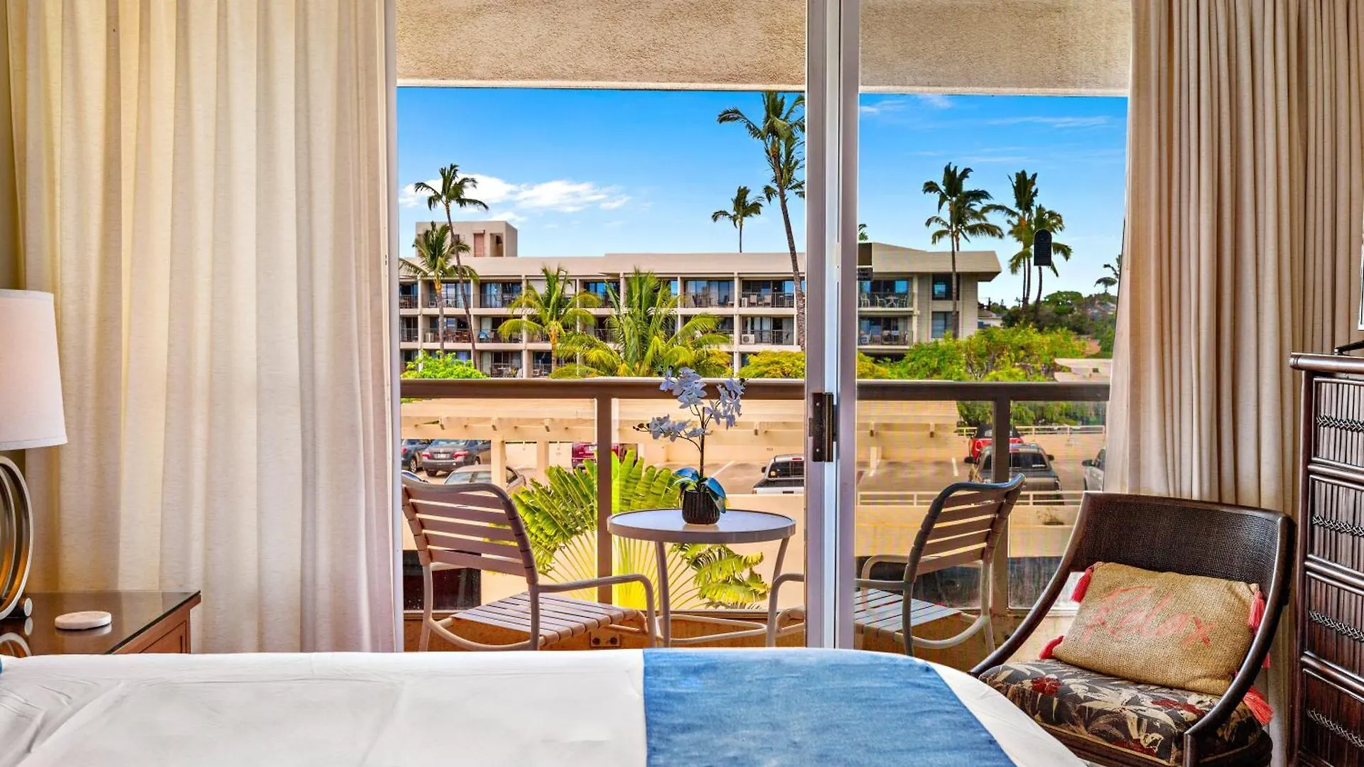 Maui Banyan H408