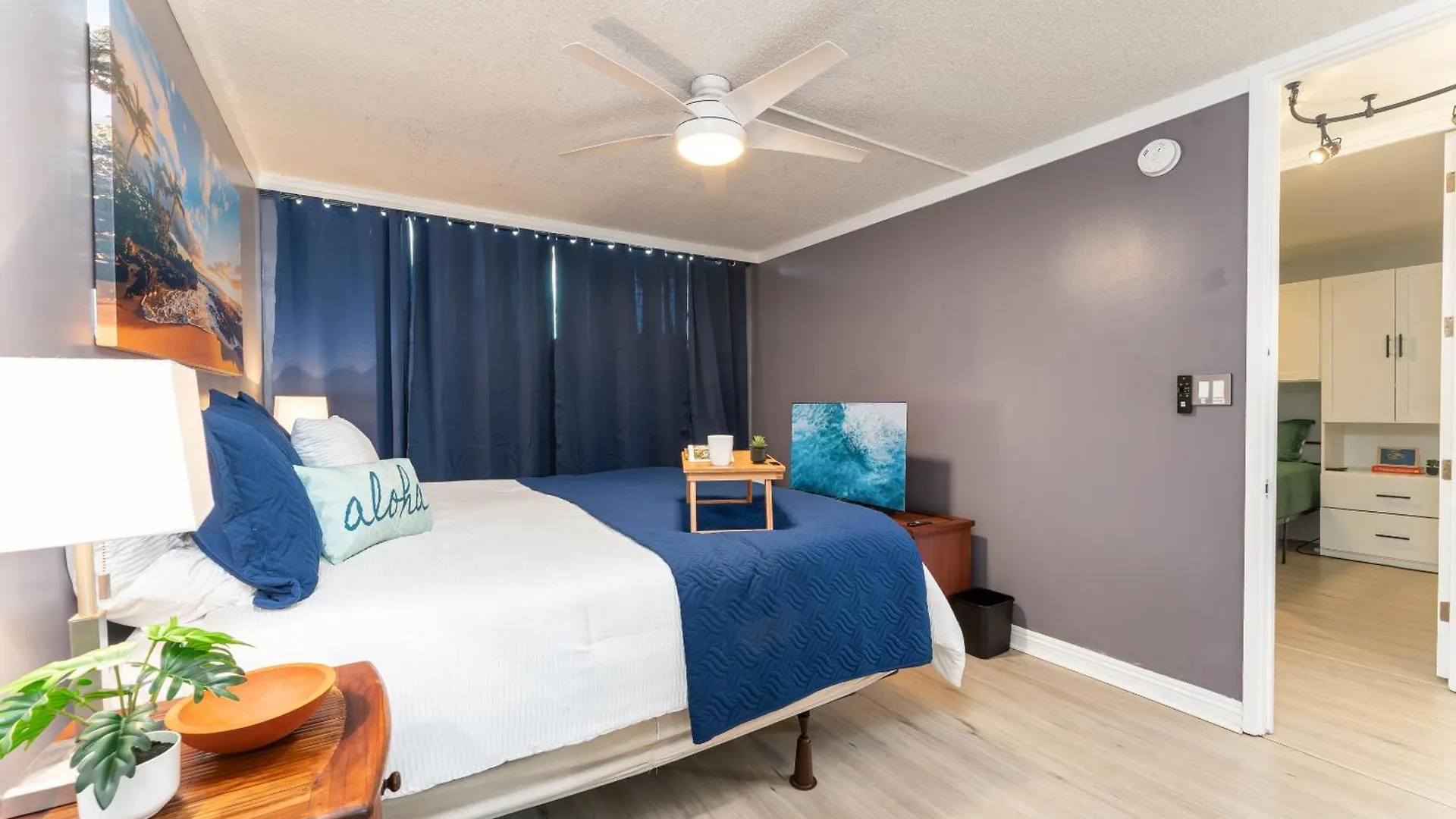 Beautiful Oceanview, Great Location Across The Apartment *