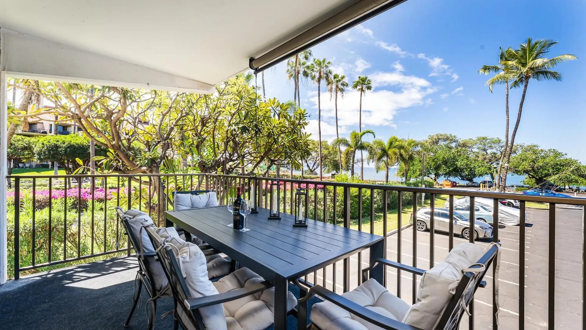 Beautiful Oceanview, Great Location Across The Apartment