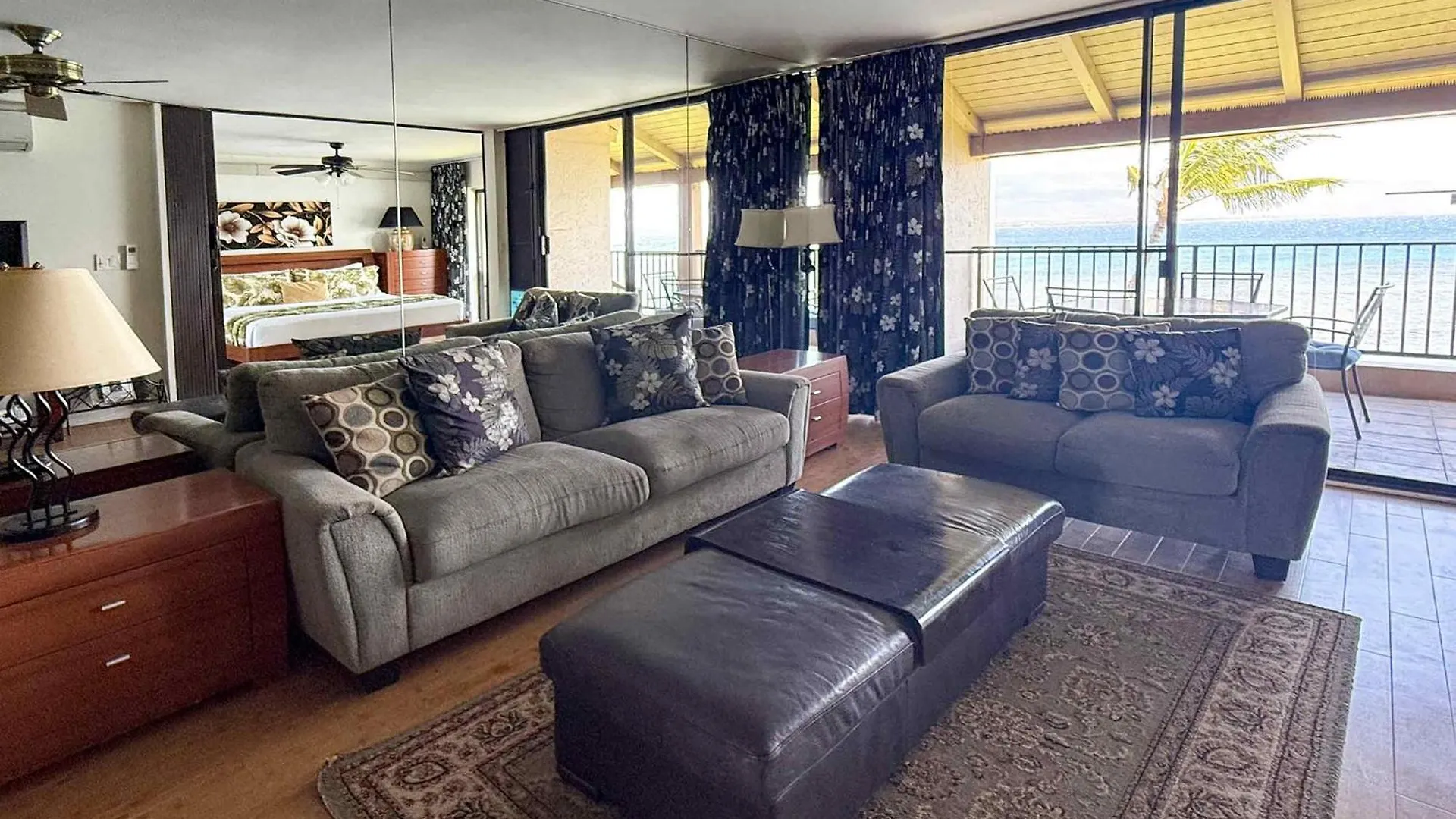Lauloa 410 - Floor, Direct Ocean Front, Stunning Renovation, Wi-fi, Split Ac *
