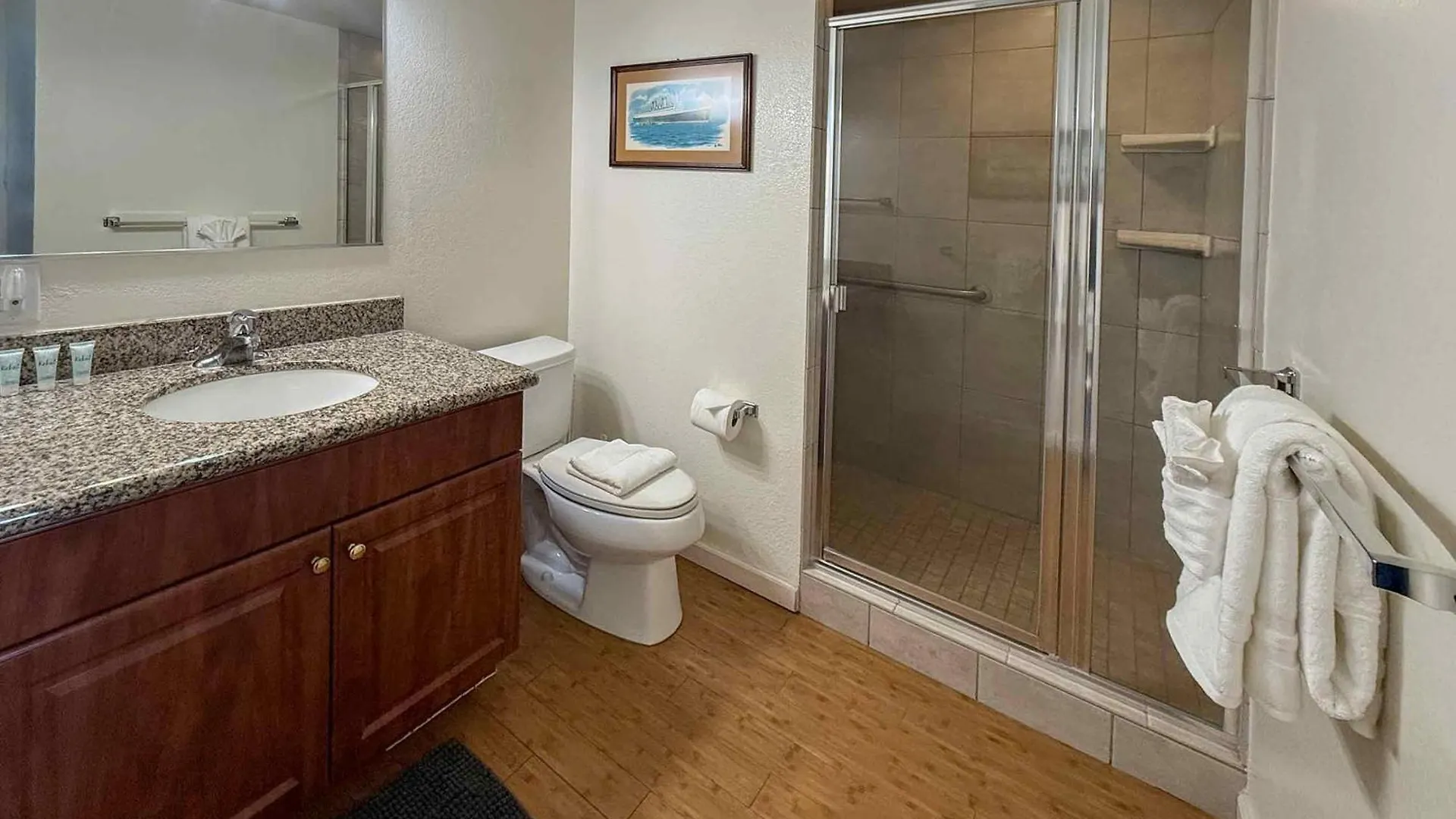 Dom wakacyjny Lauloa 410 - Floor, Direct Ocean Front, Stunning Renovation, Wi-fi, Split Ac Wailuku