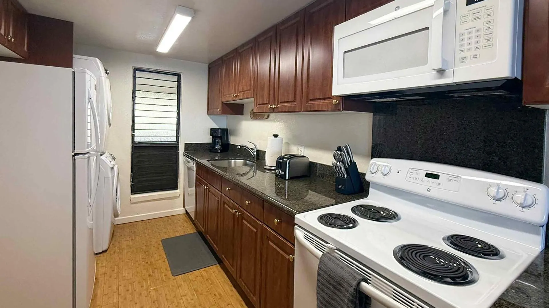 Lauloa 410 - Floor, Direct Ocean Front, Stunning Renovation, Wi-fi, Split Ac Dom wakacyjny *