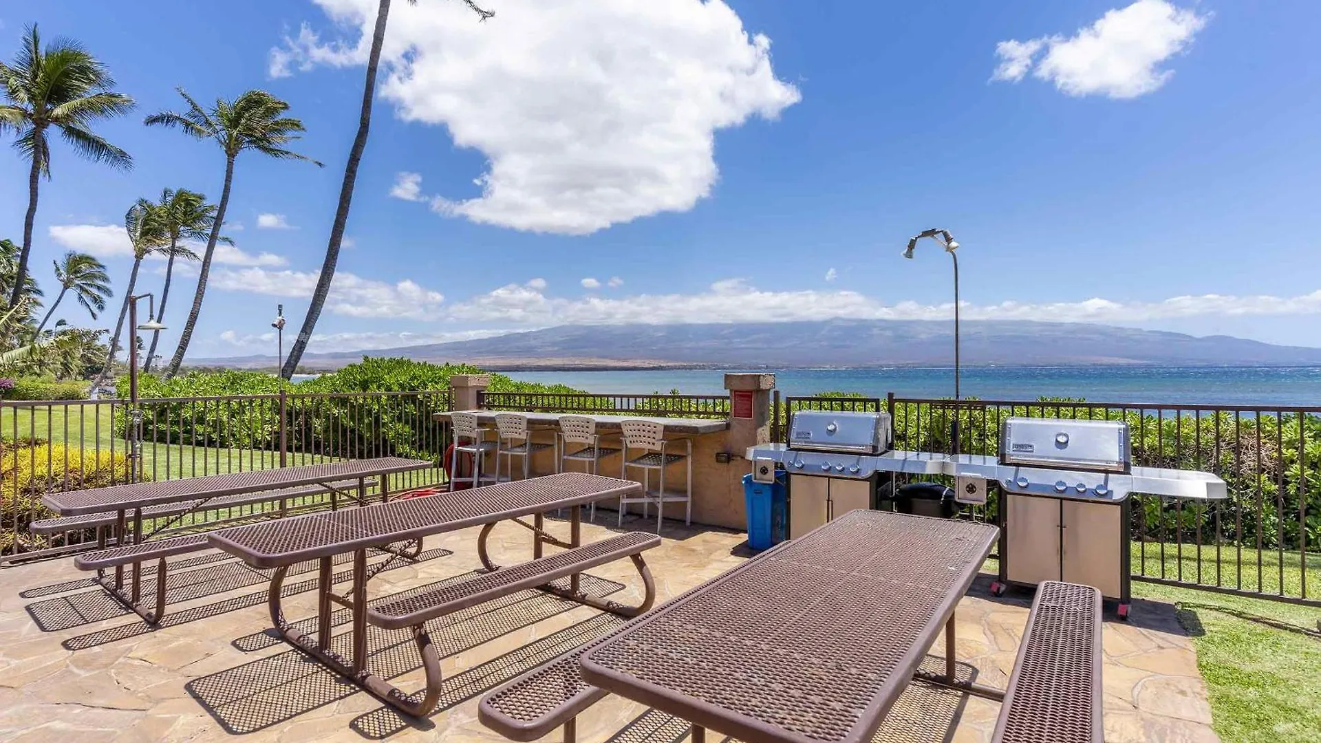 Island Sands 500, Breathtaking Ocean Views, Spacious Lanais, Renovated, Split Ac Wailuku
