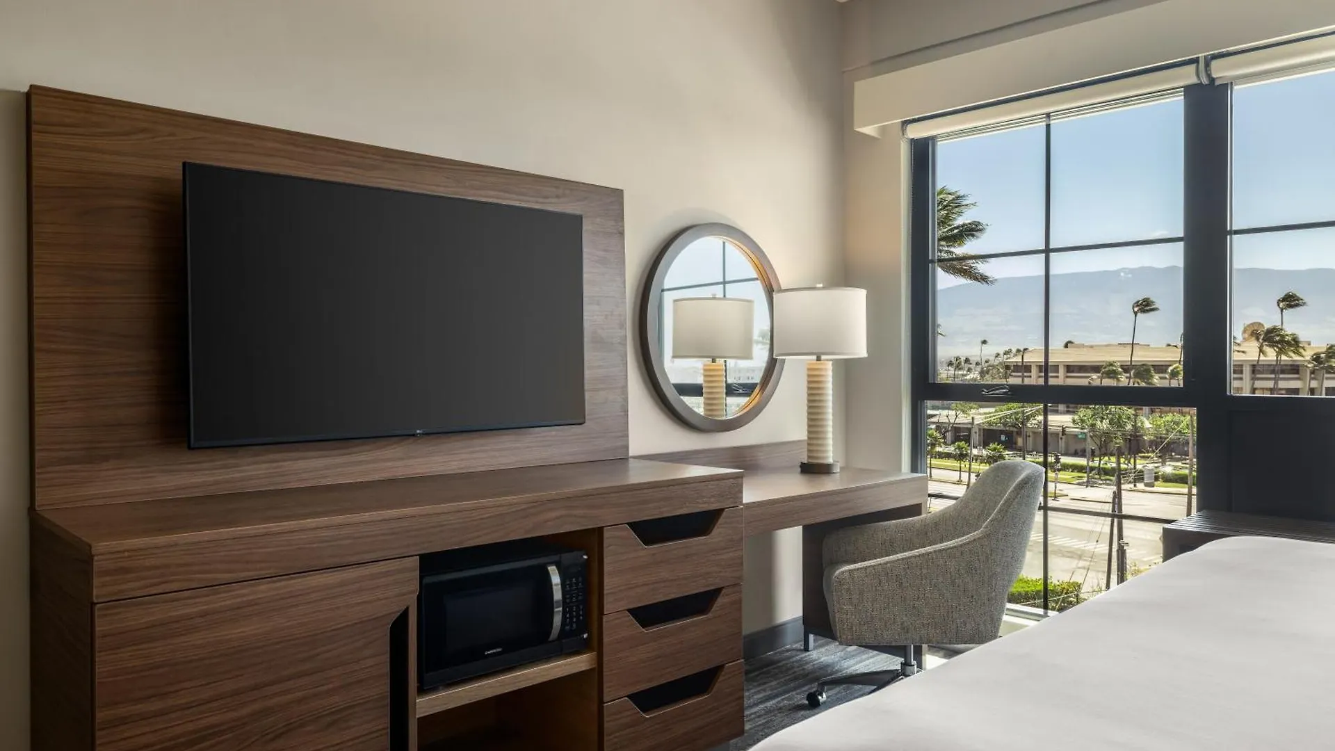 Hampton & Maui North Shore Hotel