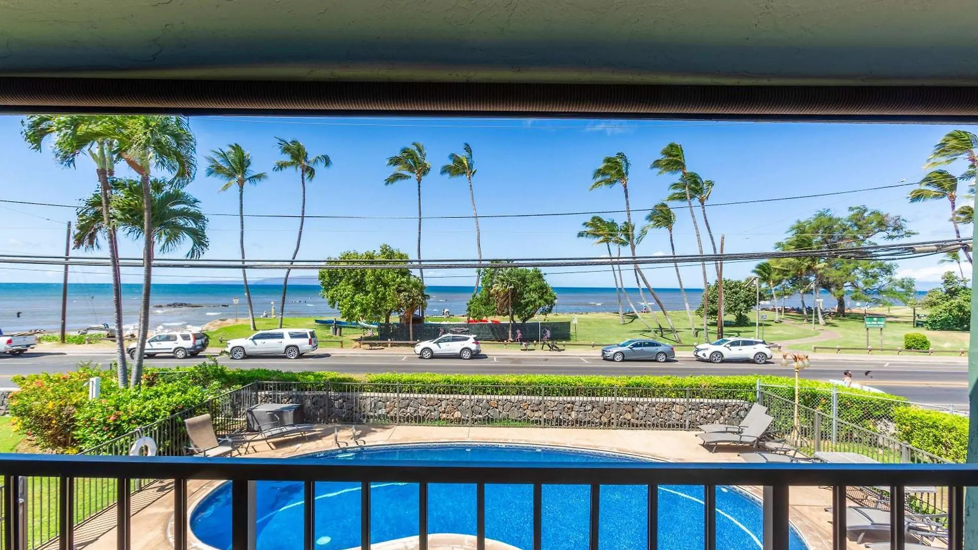 Bright Across From Pool Ac Sleeps 4 Kihei