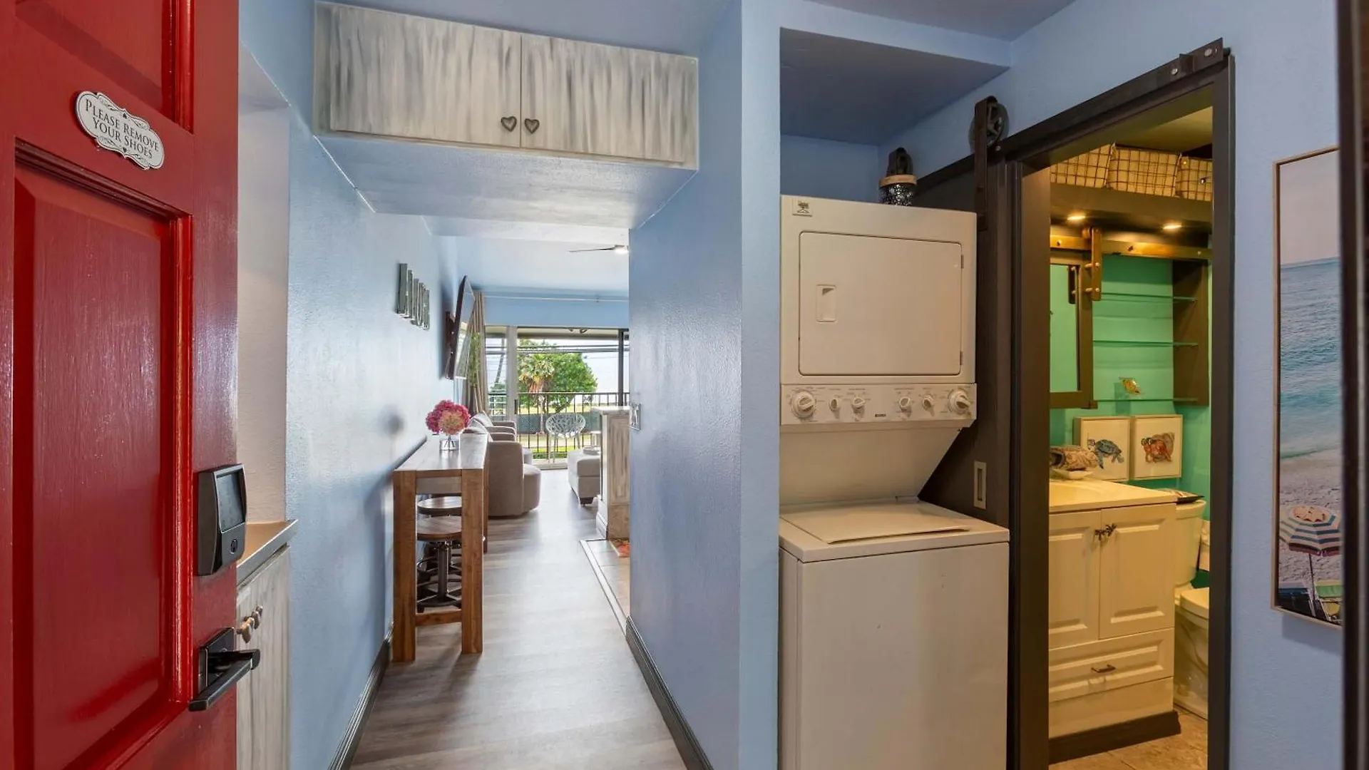 Bright Across From Pool Ac Sleeps 4