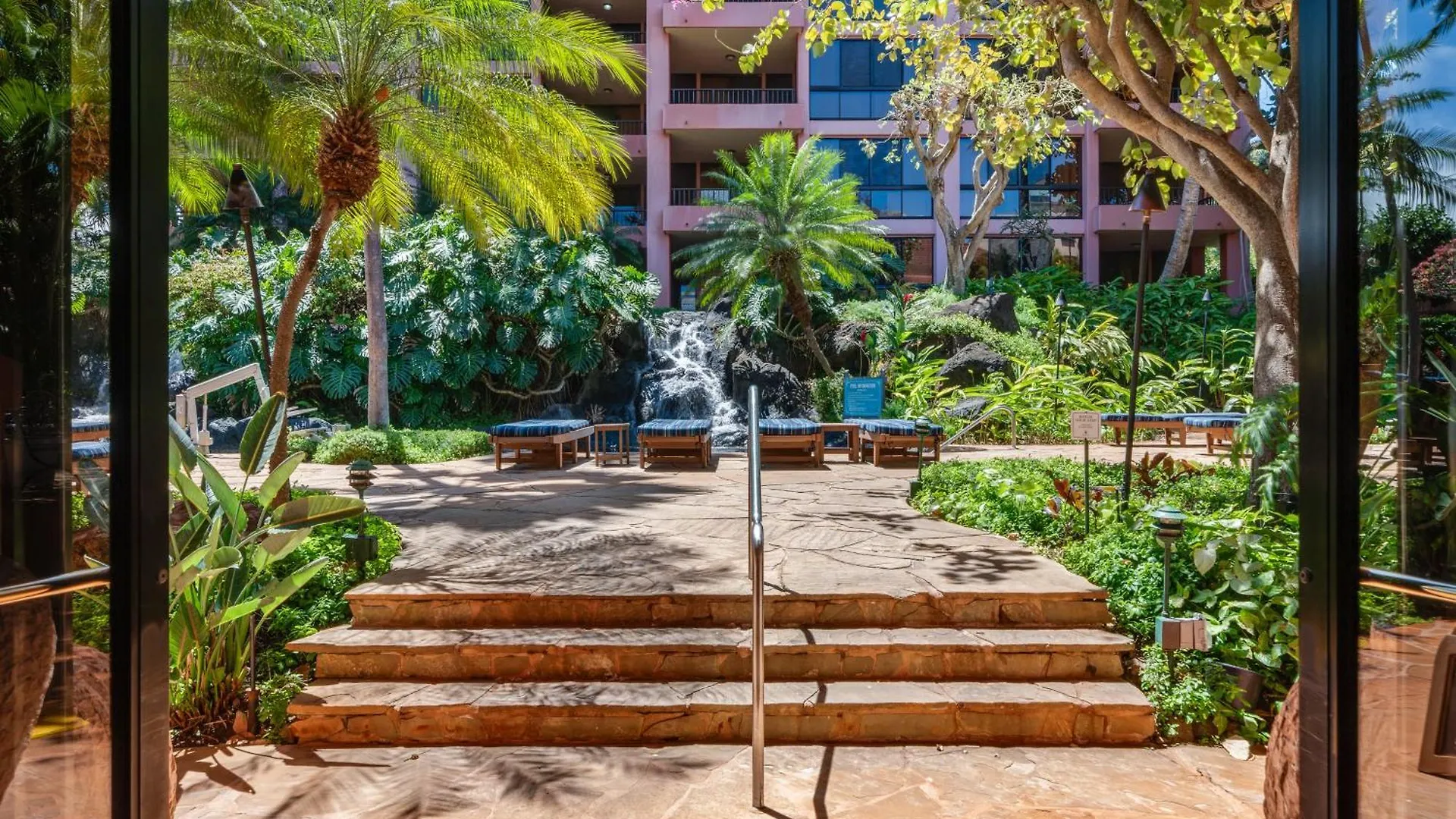 Resort Kahana Falls 3*