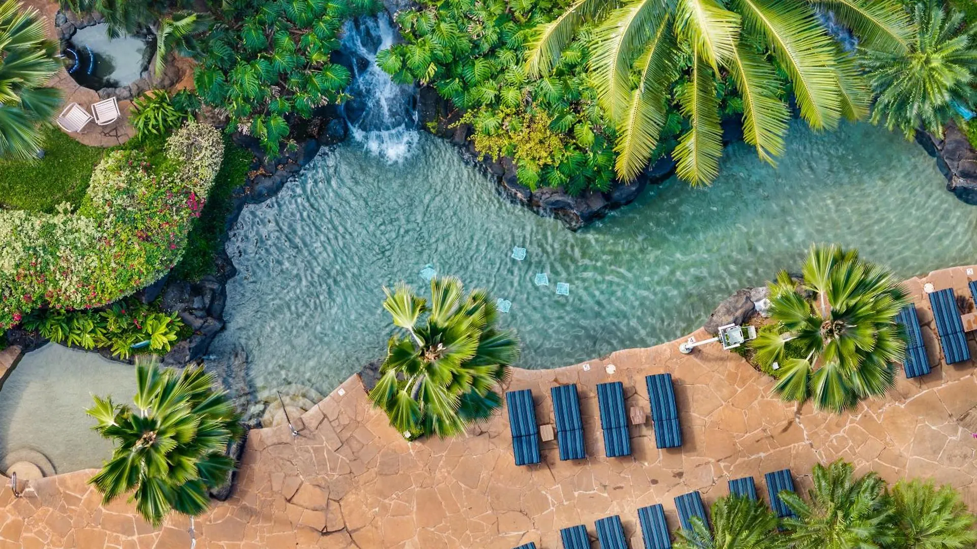 Resort Kahana Falls