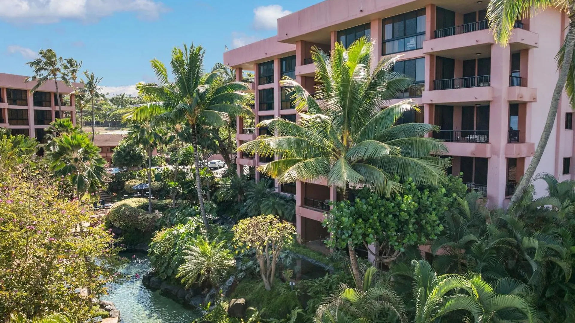 Resort Kahana Falls