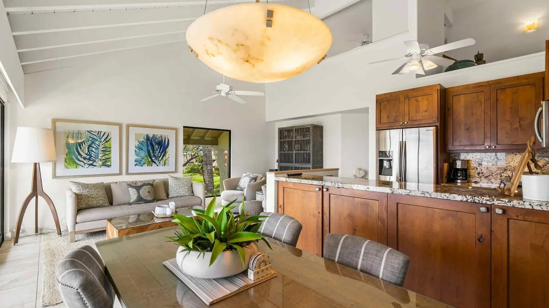 Holiday home Maui Kamaole A-206 - Prime Location, Stunning Renovation, Large Lanai, Split Ac!