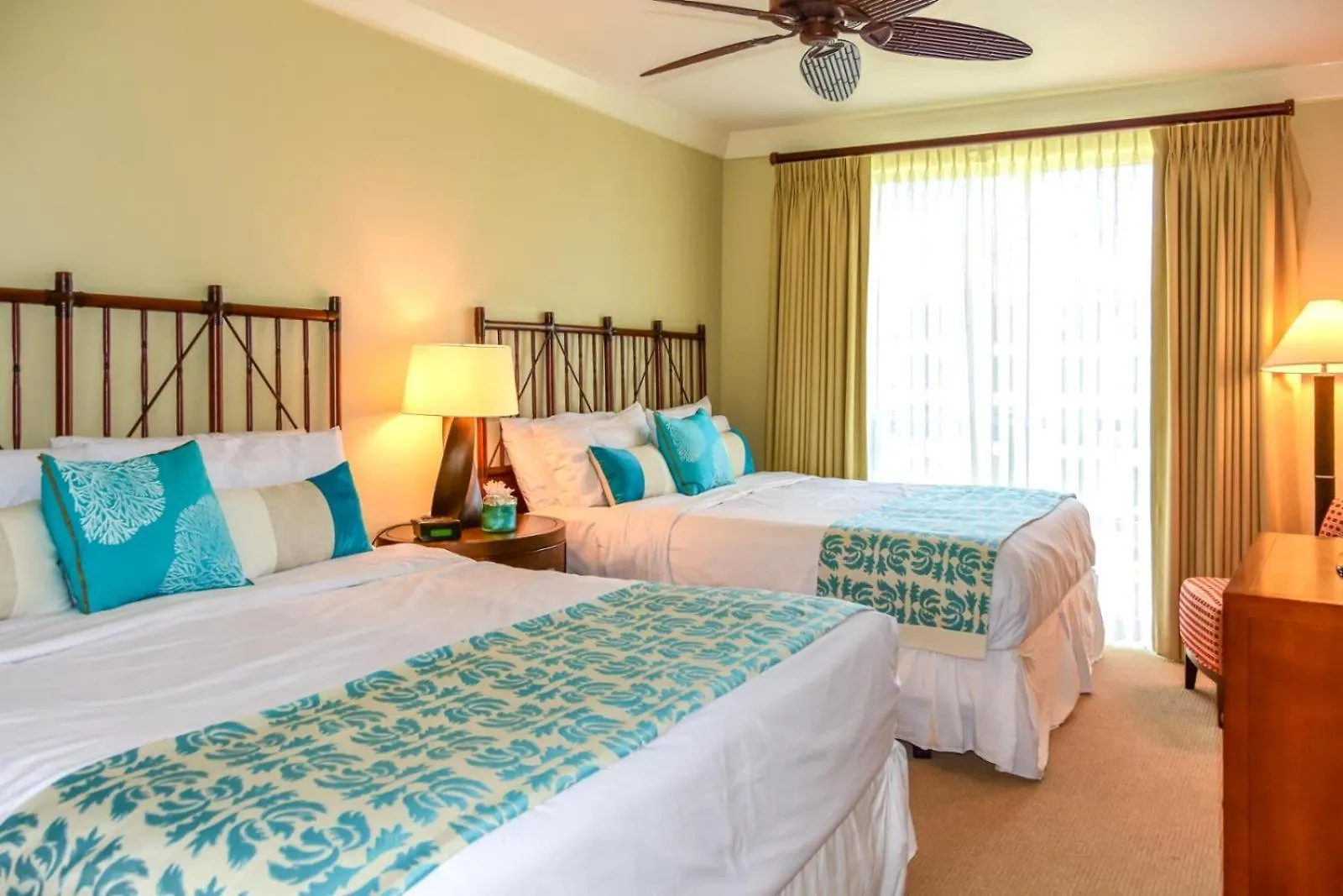 Apartment Spacious 6-bedroom Honua Kai Collection - Multi Unit Listing - Same Floor - Ocean Views - 2 Free Cars Hkh-50304