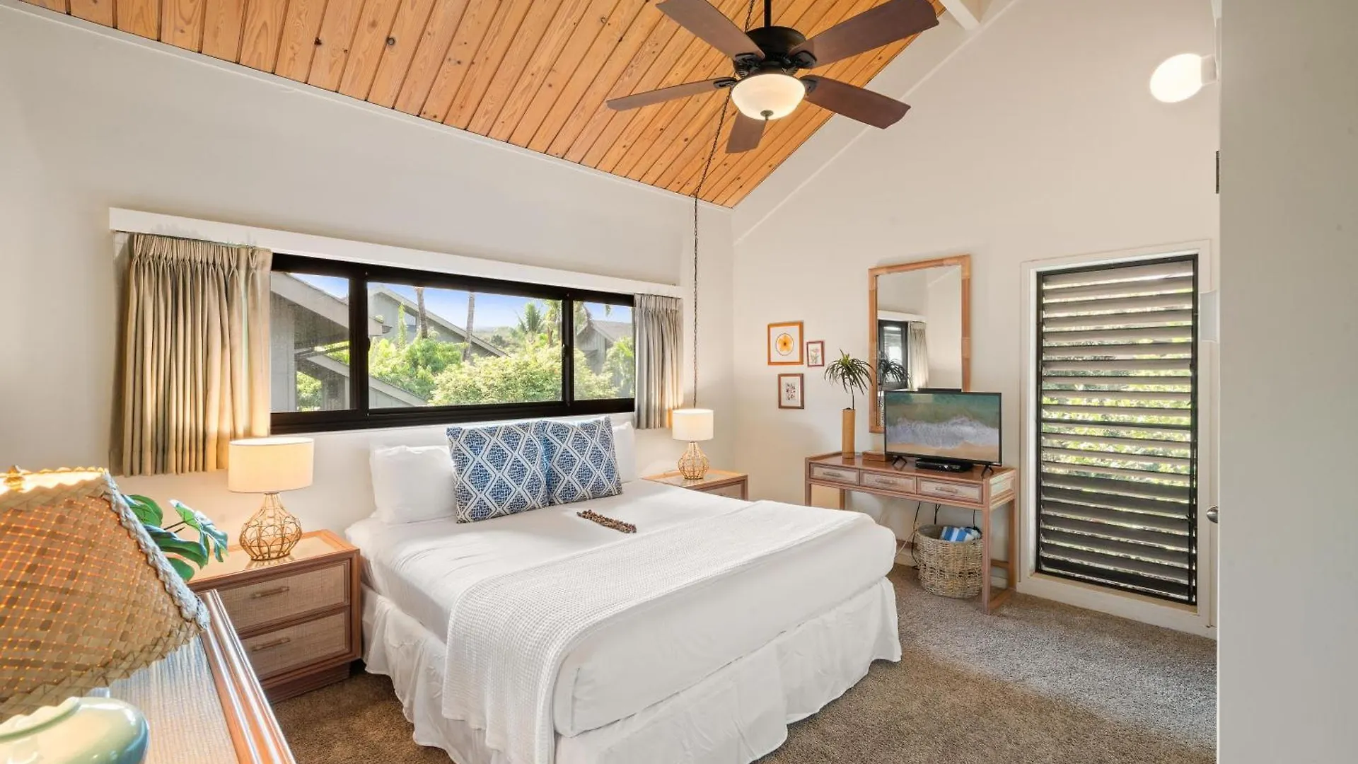 Village 26 * Kahana