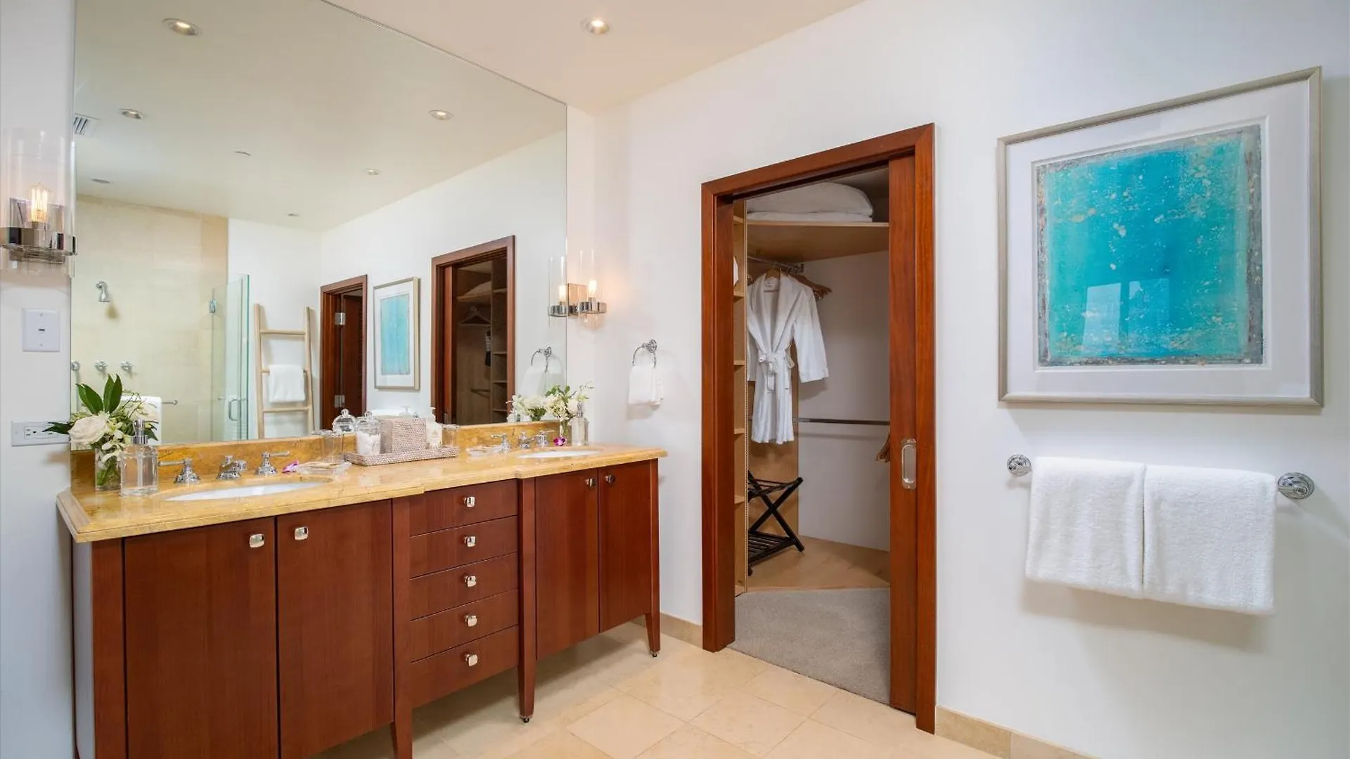 Freshly Renovated, Spectacular Ocean Views, Ultra-luxe Blue Ocean H401