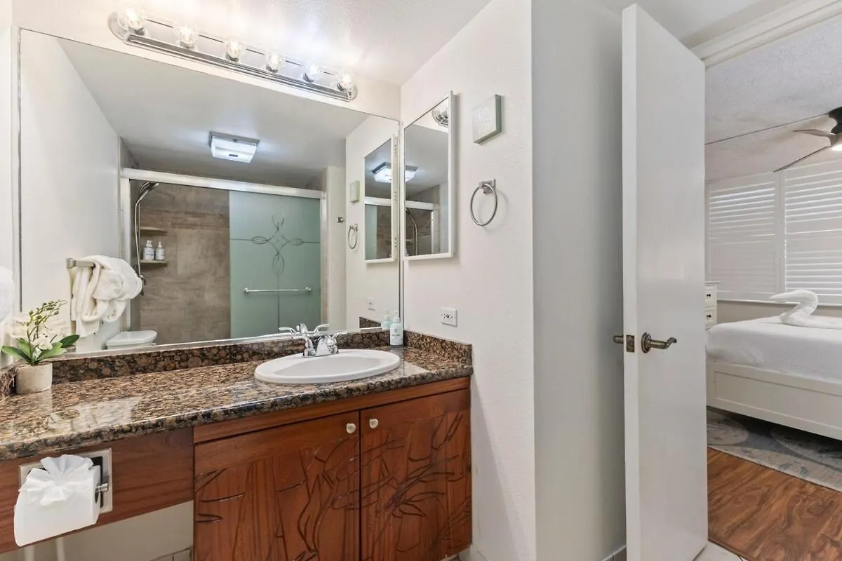 Kamaole Sands 8-204- Kihei Condo, Ac, Across Street From * Wailea (Maui)