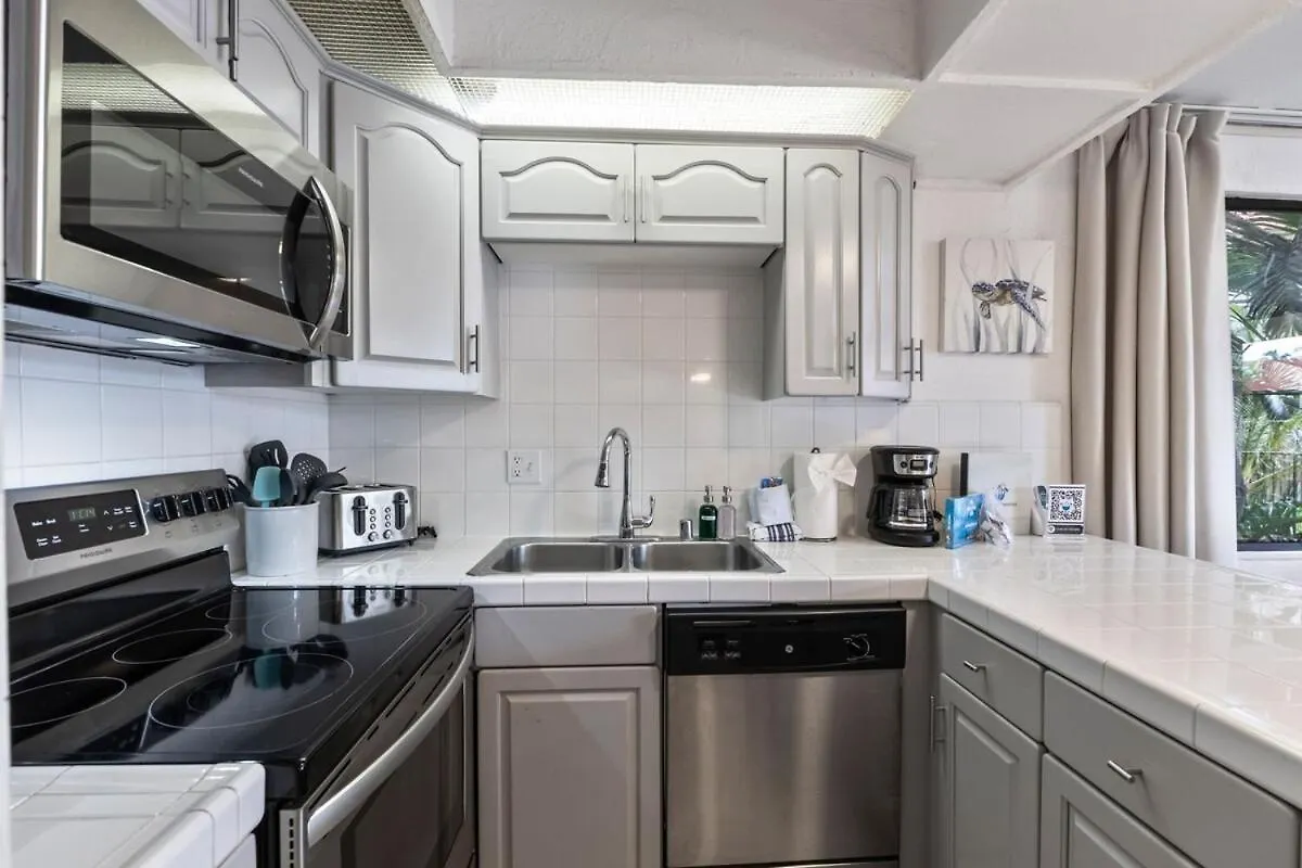 Papakea K301- Oceanview 1 Bedroom Coastal * Lahaina
